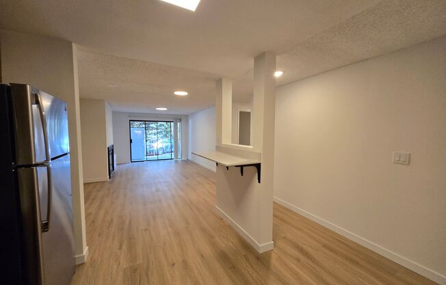 2 beds, 1 bath, 950 sqft, $2,195, Unit 107