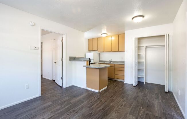 1 bed, 1 bath, 430 sqft, $995, Unit 1-35