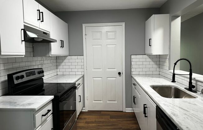 Open House Available on Friday, August 14 Time: 6:30 PM – 7:00 PM  25% Move-in Special available for this Stunningly condo