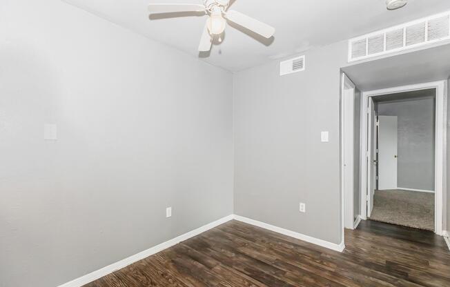 2 beds, 1 bath, 793 sqft, $1,570