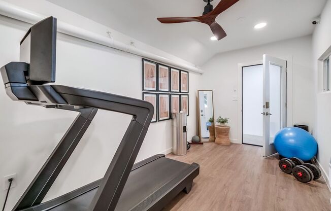 Premier Apartment Complex Near Hollywood Park with Pool, Gym and Covered Parking!