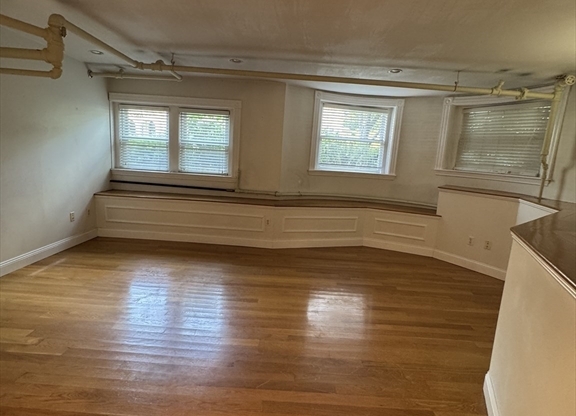 16 Garrison Rd Apt 4A