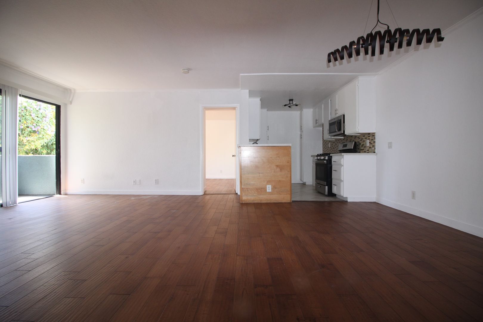4844 RIVERTON AVE.