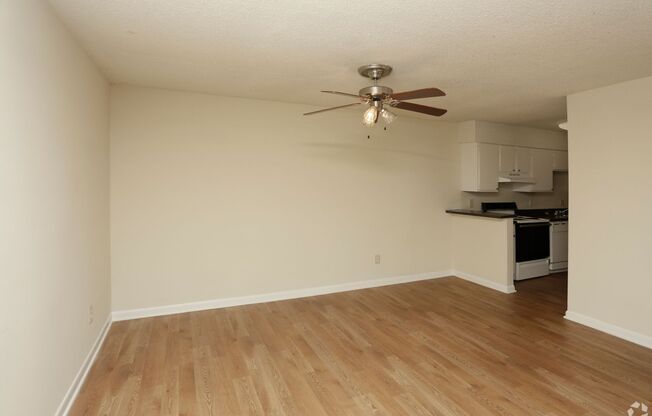 2 beds, 2 baths, 1,087 sqft, $1,100, Unit 1255