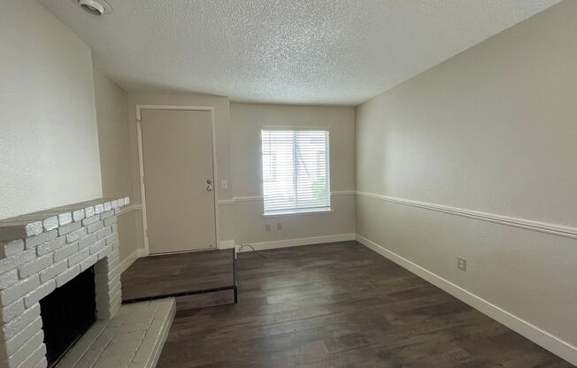 Beautifully Modern 2bd 1bth Apartment Home Ready to be Loved!