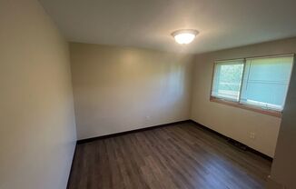 2 beds, 1 bath, 745 sqft, $995