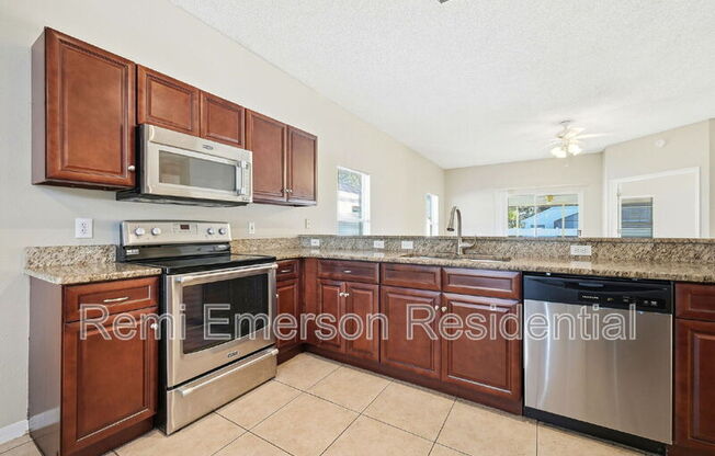 208 WOODBURY PNES CIR