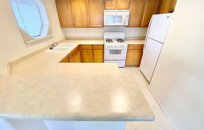 CHARMING SOUTHWEST LAS VEGAS CONDO WITH COMMUNITY AMENITIES