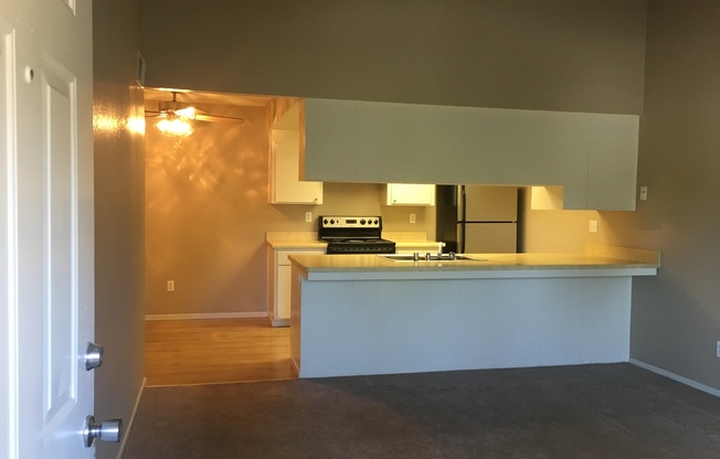 1 bed, 1 bath, 610 sqft, $1,245, Unit 11