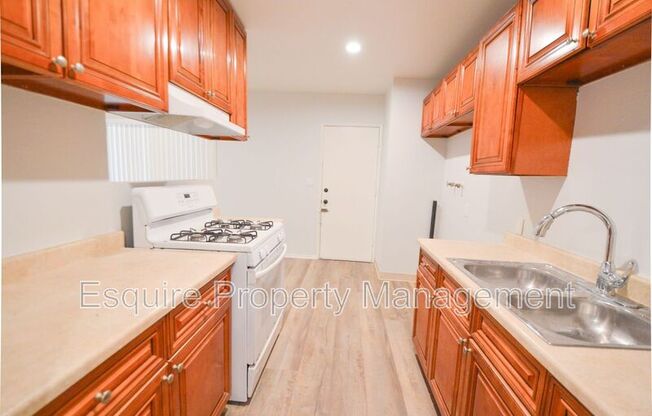 5440 S J ST