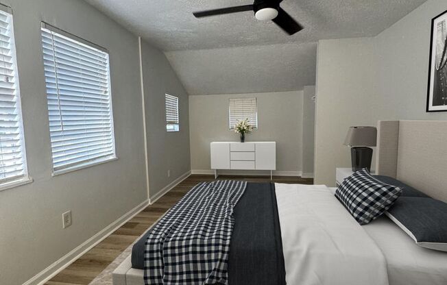 2 beds, 1 bath, 700 sqft, $1,495, Unit 4