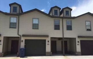 3 beds, 2.5 baths, 1,101 sqft, $1,300, Unit 1008B