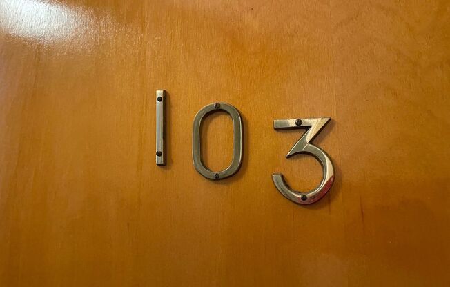 445 24th Avenue (1020r)