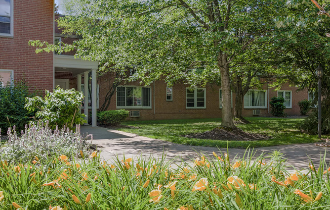 Green Courtyard at Huntington Green Apartments, University Heights, Ohio