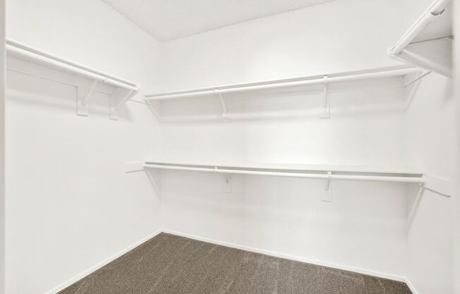 2 beds, 1 bath, 810 sqft, $2,075, Unit E145