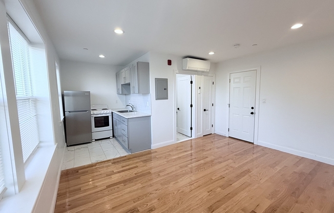 325 NEWPORT AVE