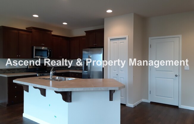 Open Floor Plan 3 Bed Craftsman in Bethany Quick Access to Schools, Shops Intel/Nike Hwy 26