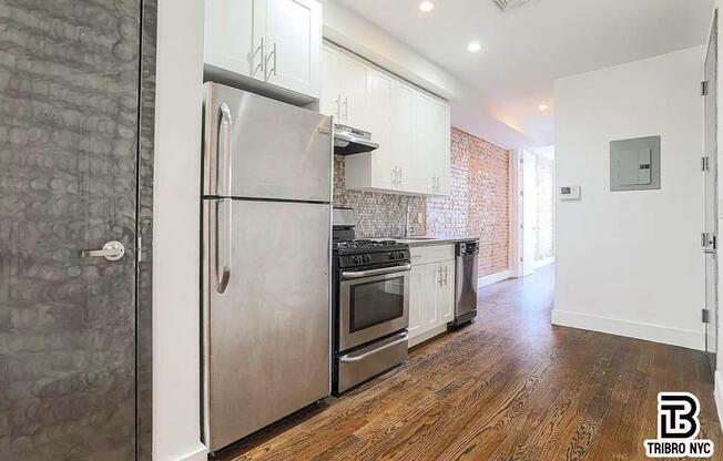 558 KOSCIUSZKO ST