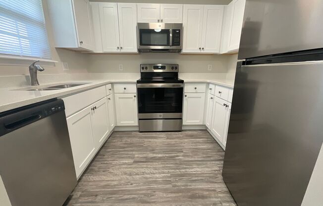 1 bed, 1 bath, 871 sqft, $1,450, Unit 2758-4 Pearl Remodel