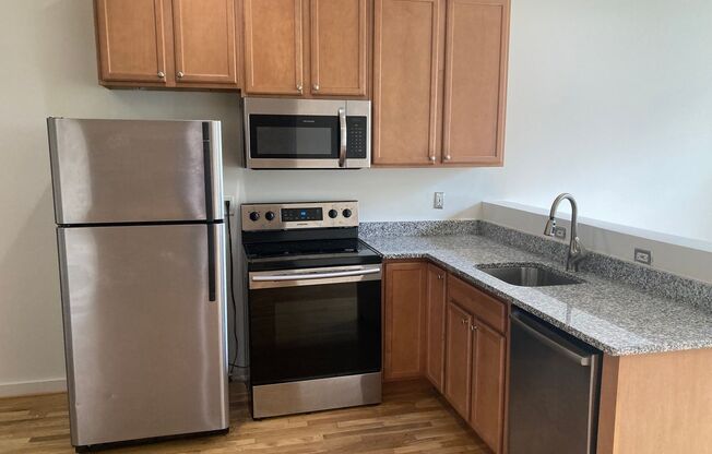 2 beds, 2 baths, 1,000 sqft, $1,799, Unit 22-2