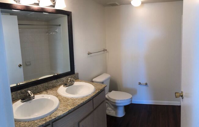 2 beds, 1 bath, 800 sqft, $959