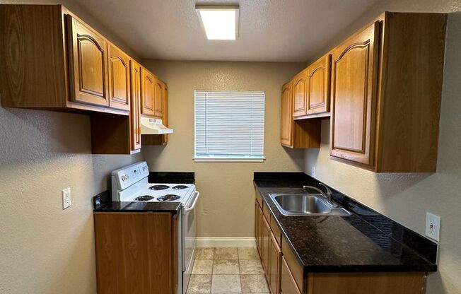 3 beds, 1 bath, 956 sqft, $2,350, Unit T02