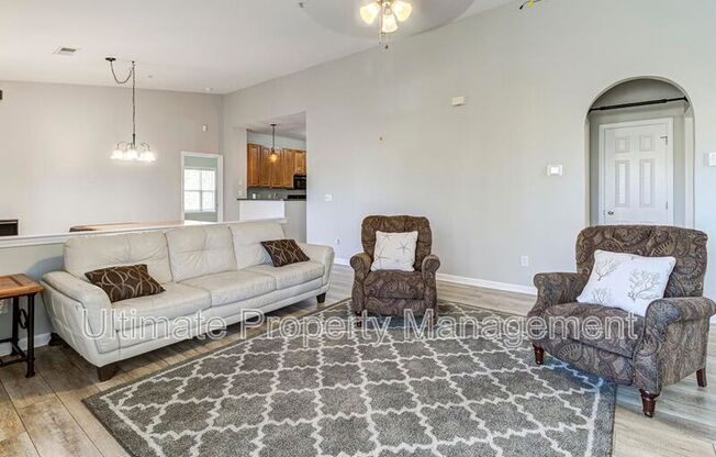 3905 RIV FRONT PL