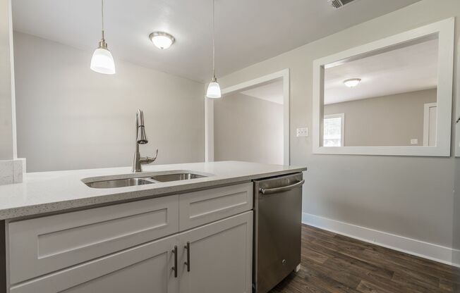 2 beds, 1 bath, 850 sqft, $1,455, Unit 1058B