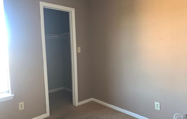Excellent 2 bed / 1 bath within Regency Gardens near Orlando International  Airport