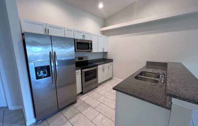 Charming 3-Bed, 2-Bath Duplex in Cape Coral –