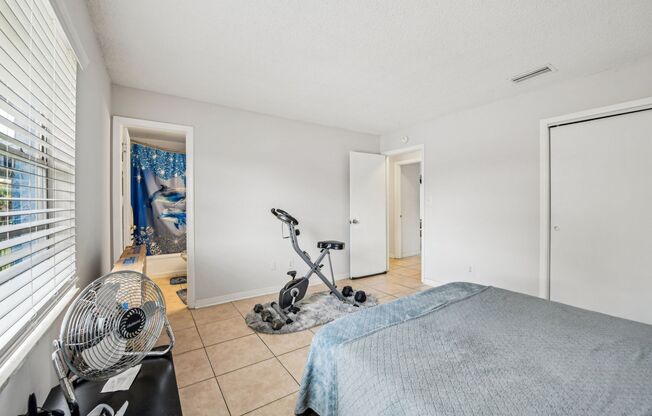 3 beds, 2 baths, 1,300 sqft, $1,800