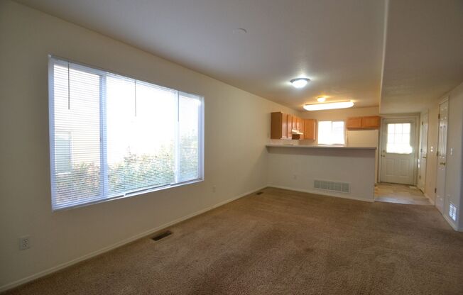 Corner 3 bed, 2.5 Bath Townhome in District 20!