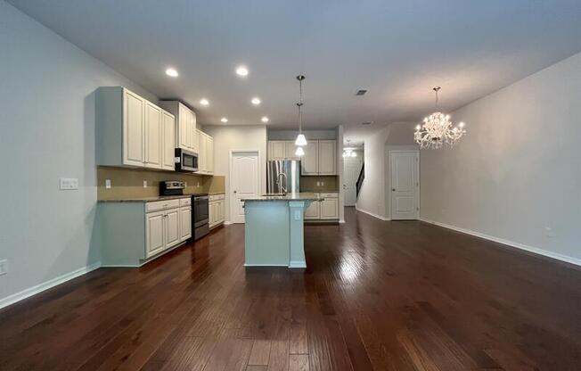33 MAYO CT