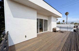 3989 1/2 BEETHOVEN ST