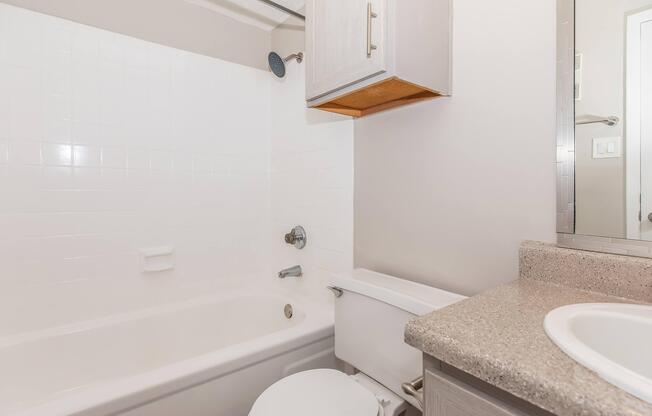 2 beds, 2 baths, 880 sqft, $1,116