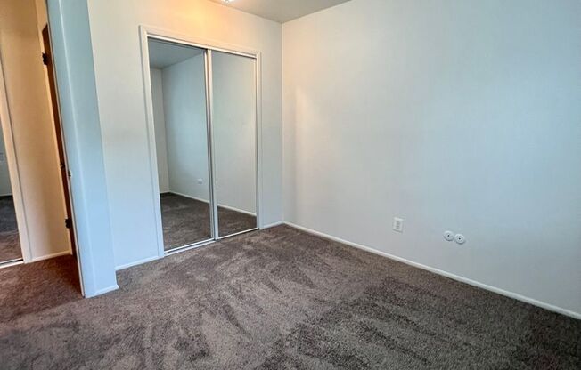 2 beds, 1 bath, 850 sqft, $1,345, Unit 907