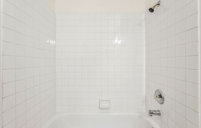 2 beds, 2 baths, $1,200, Unit # 1044