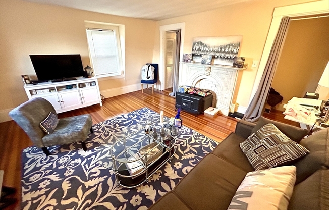 41 MT VERNON ST