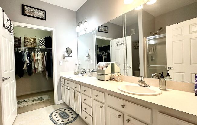 2 beds, 2 baths, $1,800