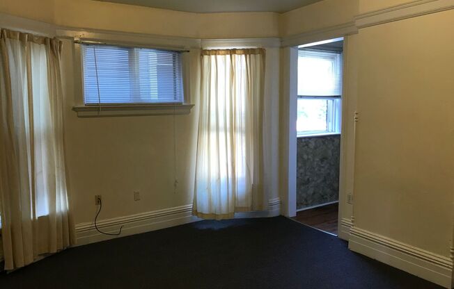 1 bed, 1 bath, $725, Unit 2W - 1