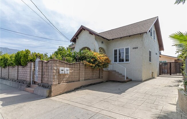 10610 NASSAU AVE