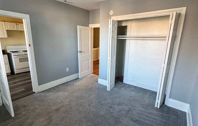 3 beds, 1 bath, $1,400, Unit 2