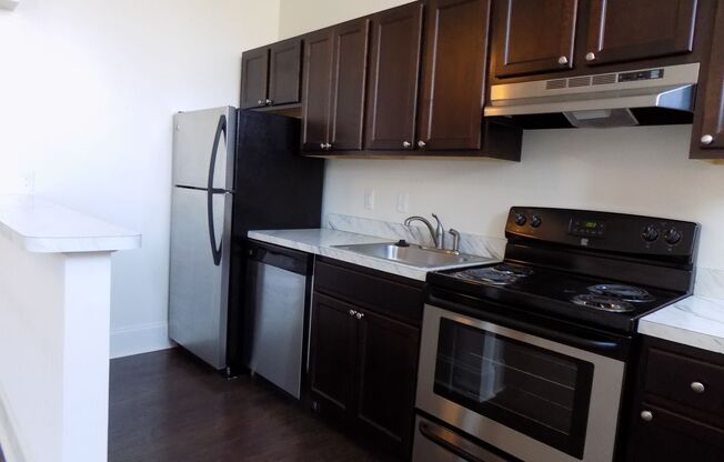 Studio, 1 bath, $800, Unit 840-3B