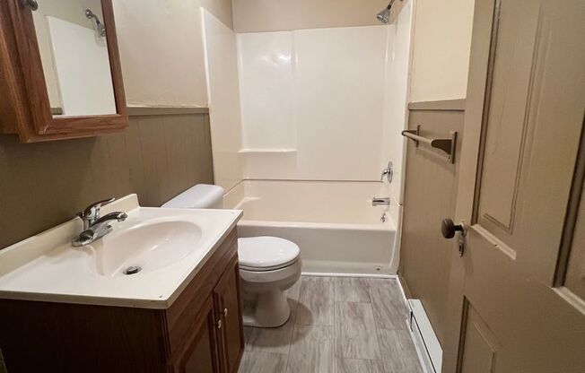 1 bed, 1 bath, $1,150, Unit Apt 1