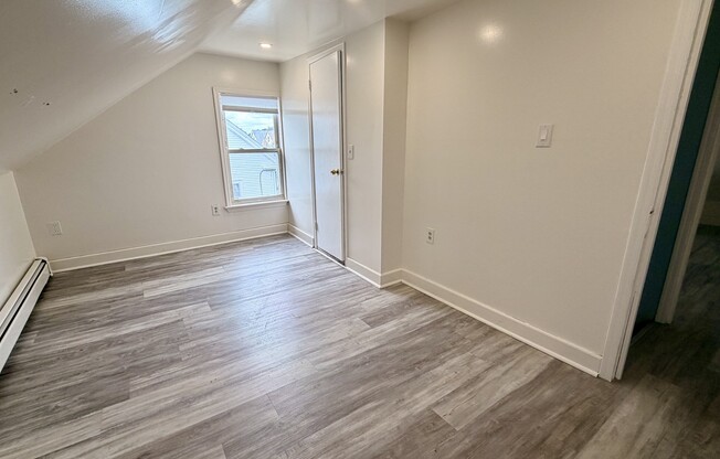 4 beds, 2 baths, 1,541 sqft, $2,700, Unit 38