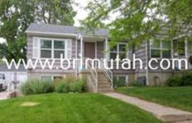 122 1/2 GIRARD AVE