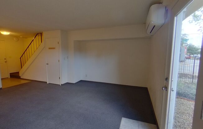 2 beds, 1 bath, $1,625, Unit 8