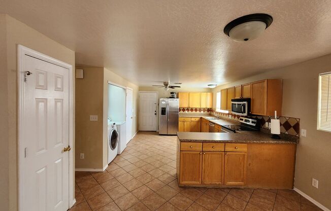 Beautiful 3 Bed/2 Bath on 2+ Acre Horse Property