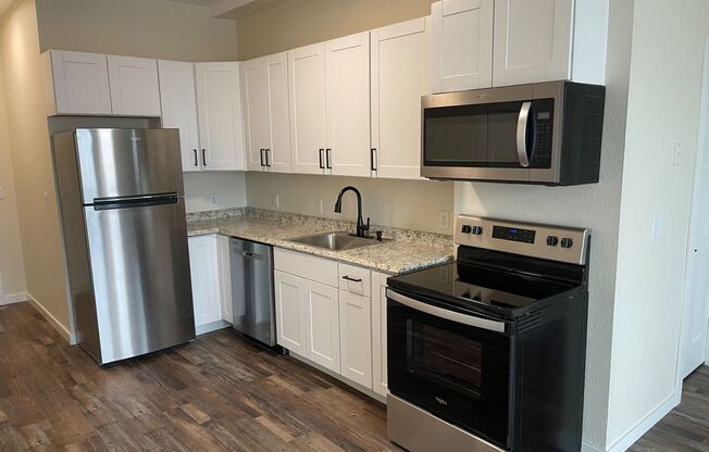 2 beds, 1 bath, $1,200, Unit 202