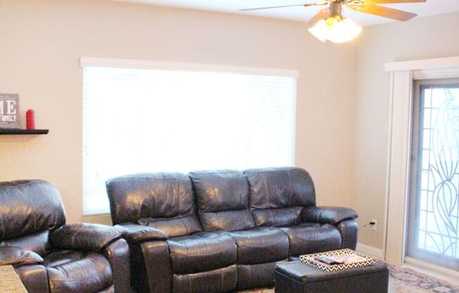 3 beds, 2.5 baths, $2,800